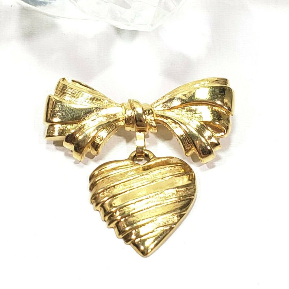 Vintage Avon Mother Heart Brooch